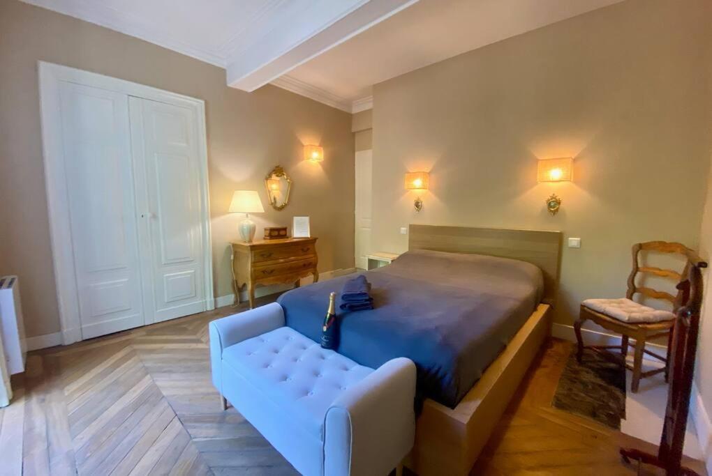 Apartament L'Historien - Avec Balcon Coeur De Nîmes Zewnętrze zdjęcie