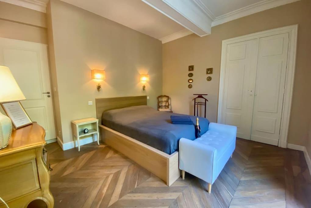 Apartament L'Historien - Avec Balcon Coeur De Nîmes Zewnętrze zdjęcie