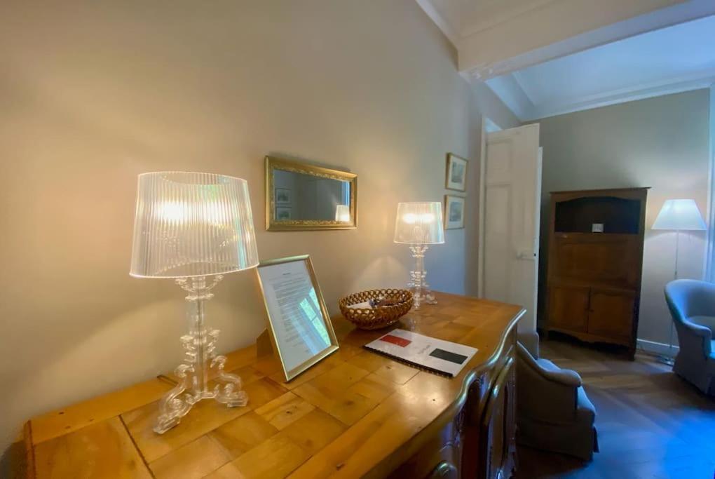 Apartament L'Historien - Avec Balcon Coeur De Nîmes Zewnętrze zdjęcie