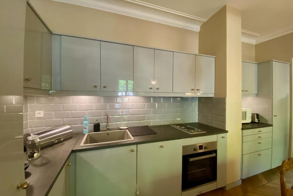 Apartament L'Historien - Avec Balcon Coeur De Nîmes Zewnętrze zdjęcie